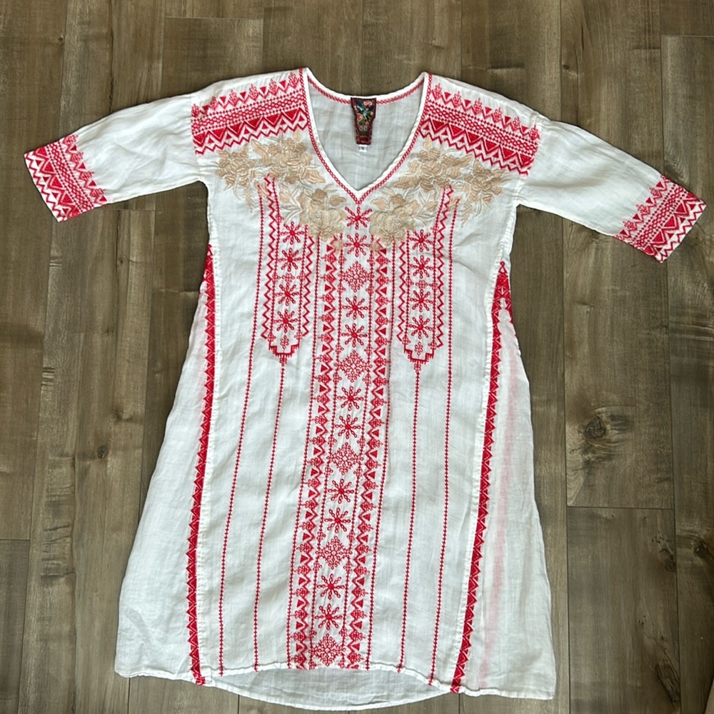 Johnny Was white pink and cream embroidered tunic size small